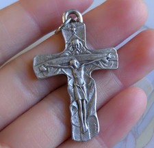 Croix Pendentif crucifix de la Sainte Trinité en métal argenté