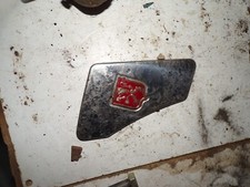 porte boite à outils + sigle 103 peugeot mobylette 91224