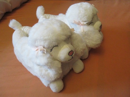 Chaussons peluche caniches
