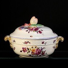 SAMSON Faïence fine à décor de fleurs fines peint à la main fin19è ( Höchst )