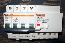 DISJONCTEUR DIFFERENTIEL 4P