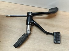 UNE PLATINE PILOTE PEDALE