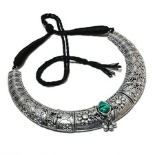Collier pierres précieuses