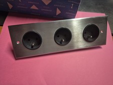 Arnould EUROPA - Triple Prise de courant avec Terre en matière (Acier ou inox ?)