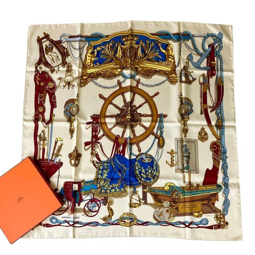Foulard soie hermès carré - en,