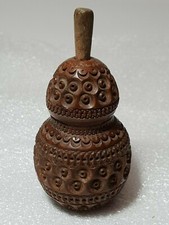 ancienne tabatière, boite à prise en corozo sculptée