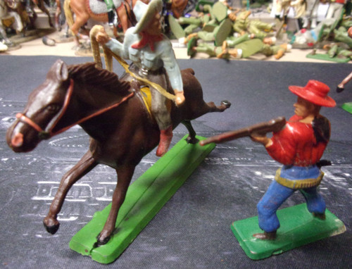 Lot anciens cowboys starlux - anciens,