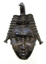 Masque En Bronze. Art Primitif Africain. Bénin.
