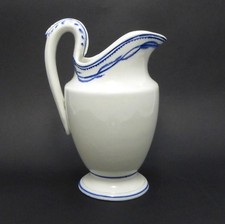 Porcelaine de Tournai Pot a lait XIXe Siecle Doornik porselein Arras