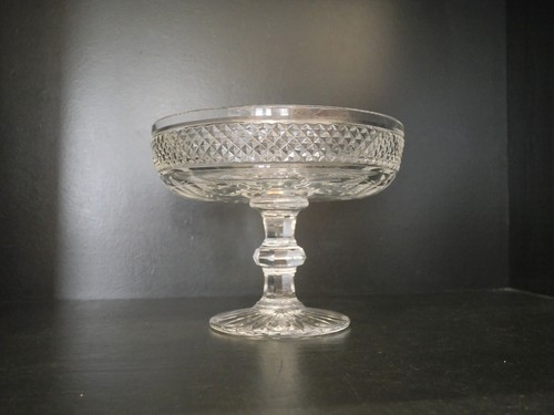 Plat coupe sur pied - , centre