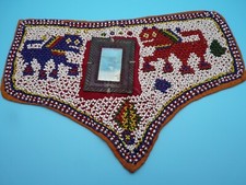 Ancien tissu brodé de perles