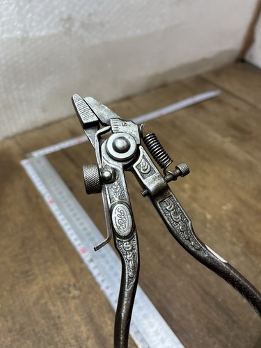 Pince avoyer outils anciens - à,