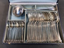 Ancienne ménagère en métal argenté CHRISTOFLE 12 cuillères fourchettes et louche