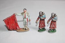 Anciens jouets en plomb, lot de 3 personnages Toréro gitane Quiralu, autre...
