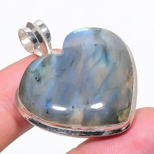 Pendentif pierre précieuse en