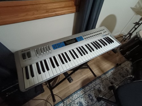 Alesis 2 keyboard - alesis,