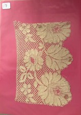 DENTELLE ANCIENNE   SUR CARTON