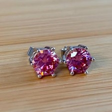 Clous solitaire diamant rose