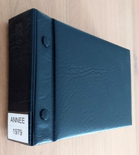 --ALBUM FRANCE TIMBRES 1979  / 44 ENVELOP. 1er JOUR comme NEUVES - bien rempli--