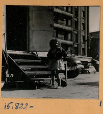 Forains Cirque c. 1935 - Girl