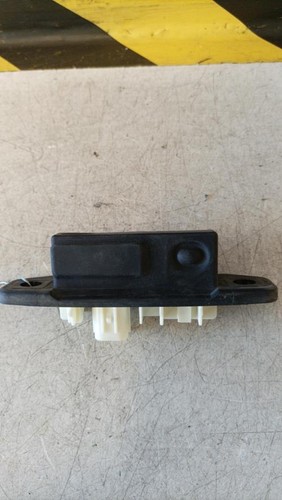 Bouton coffre toyota yaris - coffre,