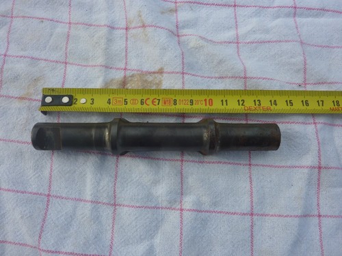Axe pédalier clavette - axe, à
