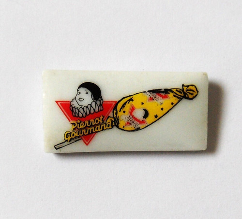 Pin porcelaine pierrot - pin's,