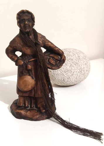 Santon femme poissonnière - santon,
