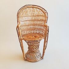 Joli petit fauteuil deco vintage Emmanuelle osier rotin pour poupée ou plante 