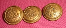 3 boutons rares et anciens, métal doré, ancres marines.