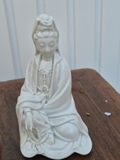 Statuette ancienne “Guanyin” en porcelaine blanche – Dehua – Chine XIXe – 19 cm