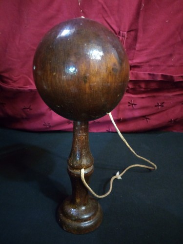 Ancien bilboquet bois - en,