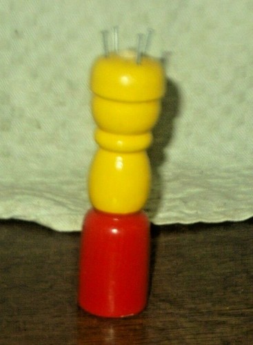 Tricotin bois jaune rouge - jaune,