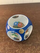 Boule presse papier overlay bleu deux fleurs cristal de Saint Louis