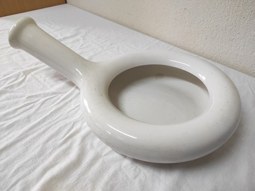 Ancien bassin urinal urinoir - ancien,