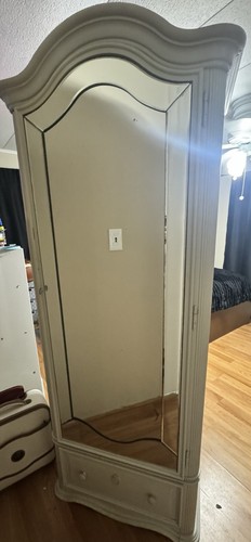 Door armoire - 1,