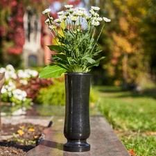 Vase Funéraire En Granit