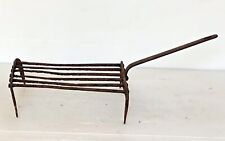 PETITE GRILLE DE CHEMINEE FER