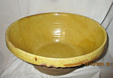 ANCIENNE GRESALE, JATTE EN  TERRE VERNISSEE JAUNE PROVENCE MIDI  34 CM