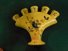 PIQUE FLEURS EN FAIENCE DE VIEUX MONTPELLIER