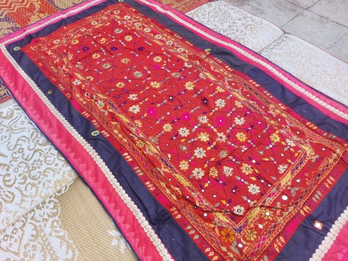 Dessus lit patchwork brodé - de,