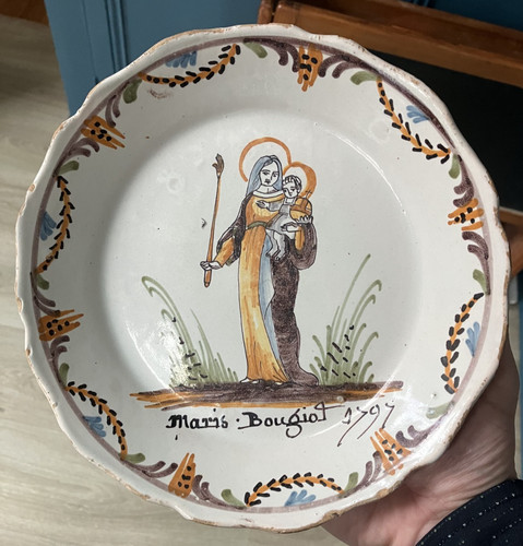 Ancienne belle assiette - ancienne,