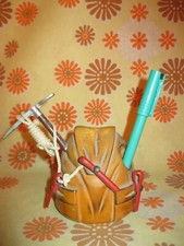 Vintage Ancien PORTE STYLO SAC A DOS MONTAGNE PIOLET en BOIS Randonnée Alpinisme