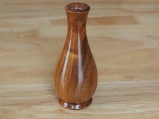 Vase en Bois Tourné –