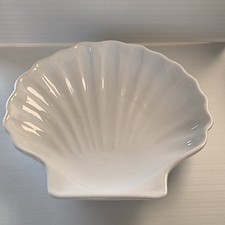 Plat en forme de coquillage