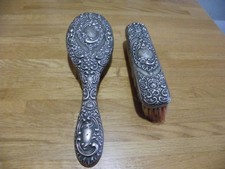 2 BROSSES ANCIENNES - MONTURE EN ARGENT ANGLAIS