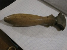 ANCIEN OUTIL DE CORDONNIER