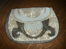 Ancienne bourse en broderie de