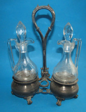 Huilier Vinaigrier Ancien Métal Argenté Flacon Cristal gravé h 27cm