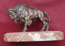 rare MAGNIFIQUE bison bronze animalier époque 19 eme sur terrasse marbre rouge